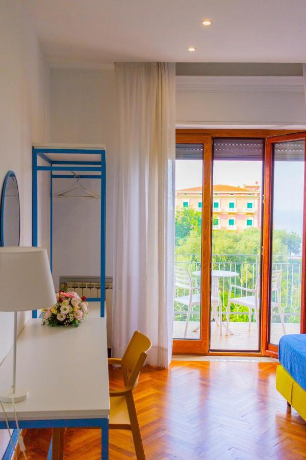 Sorrento Central And Sea View Flats מראה חיצוני תמונה