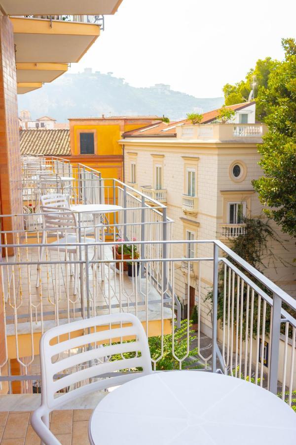 Sorrento Central And Sea View Flats מראה חיצוני תמונה