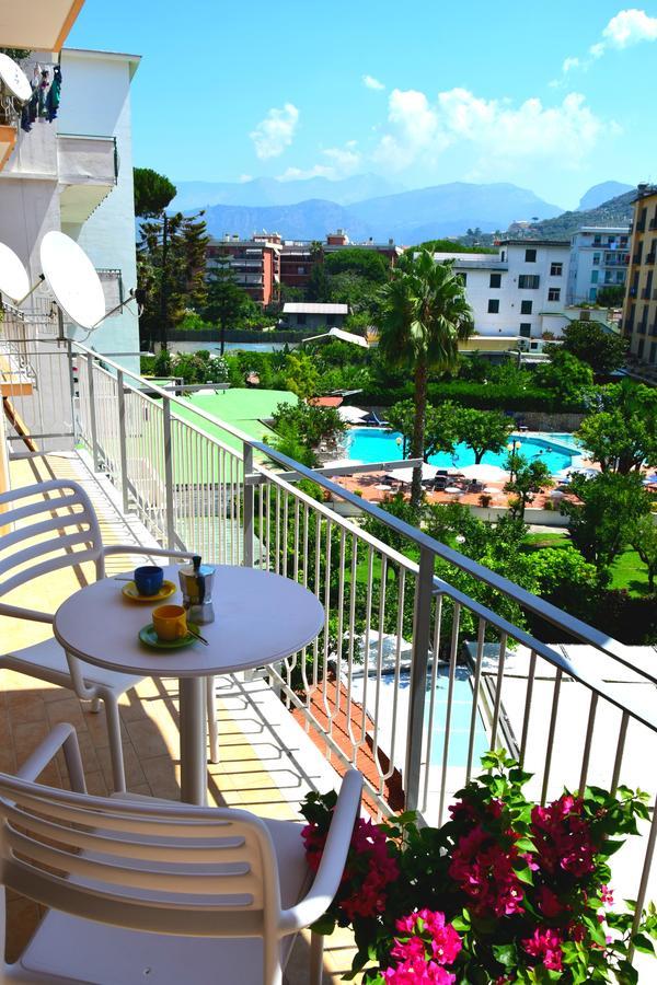 Sorrento Central And Sea View Flats מראה חיצוני תמונה